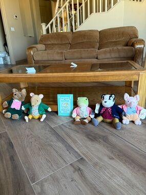 5 Beatrix Potter Stuffed Animals w/ Matching Book
